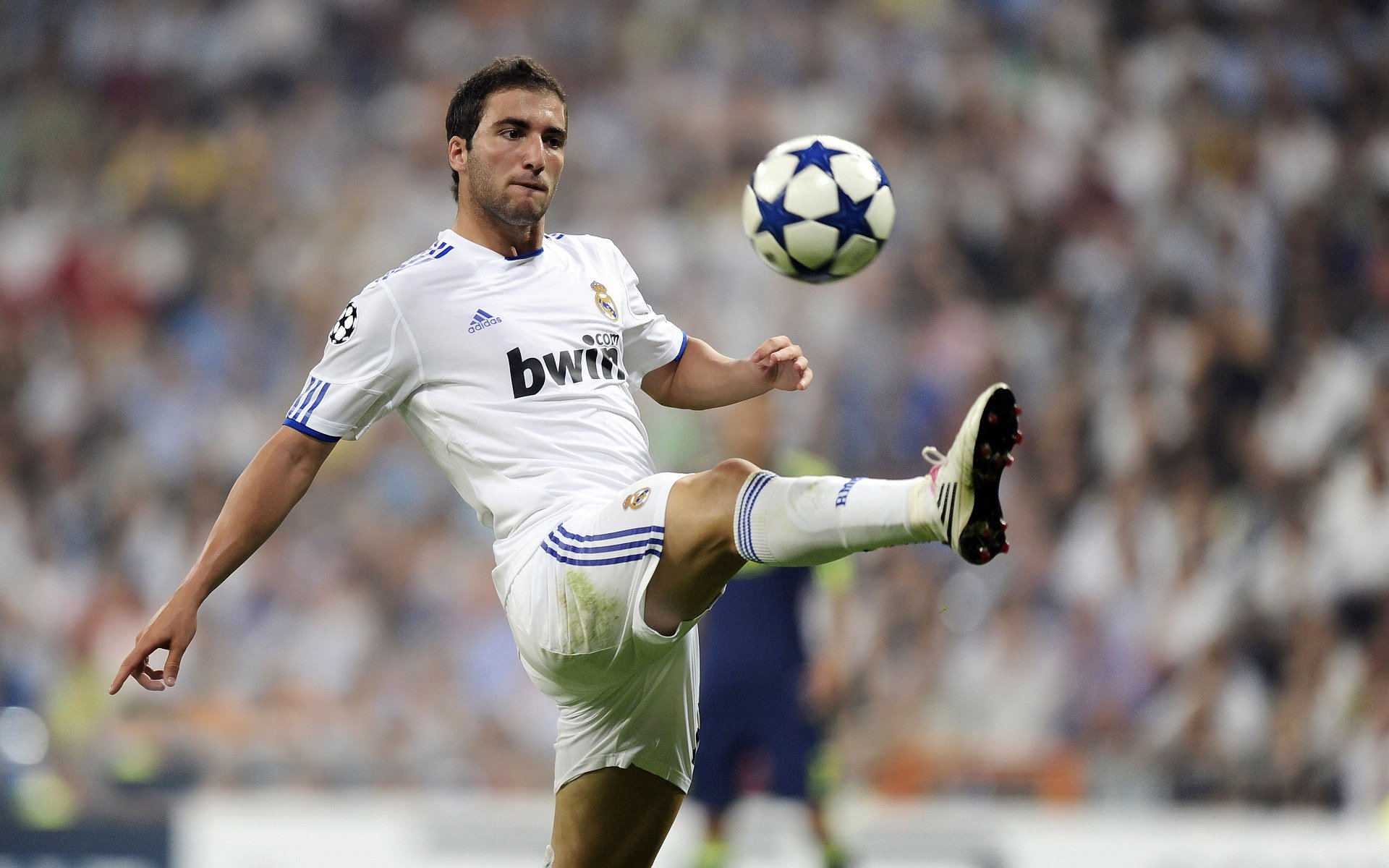 爱游戏体育官网-利物浦横扫皇马，一路高歌晋级半决赛！，利物浦打皇马欧冠决赛